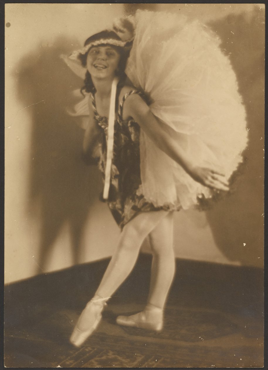 [Bailarina com toucado]. de Louis Fleckenstein