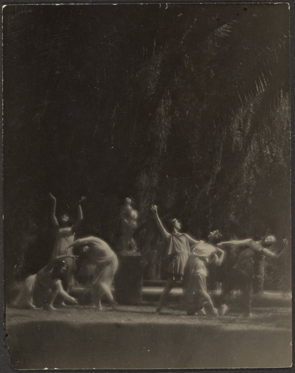 [Dançarinos no Jardim]. de Louis Fleckenstein