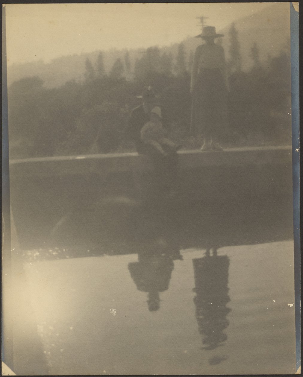 [Figuras refletidas na água] de Louis Fleckenstein