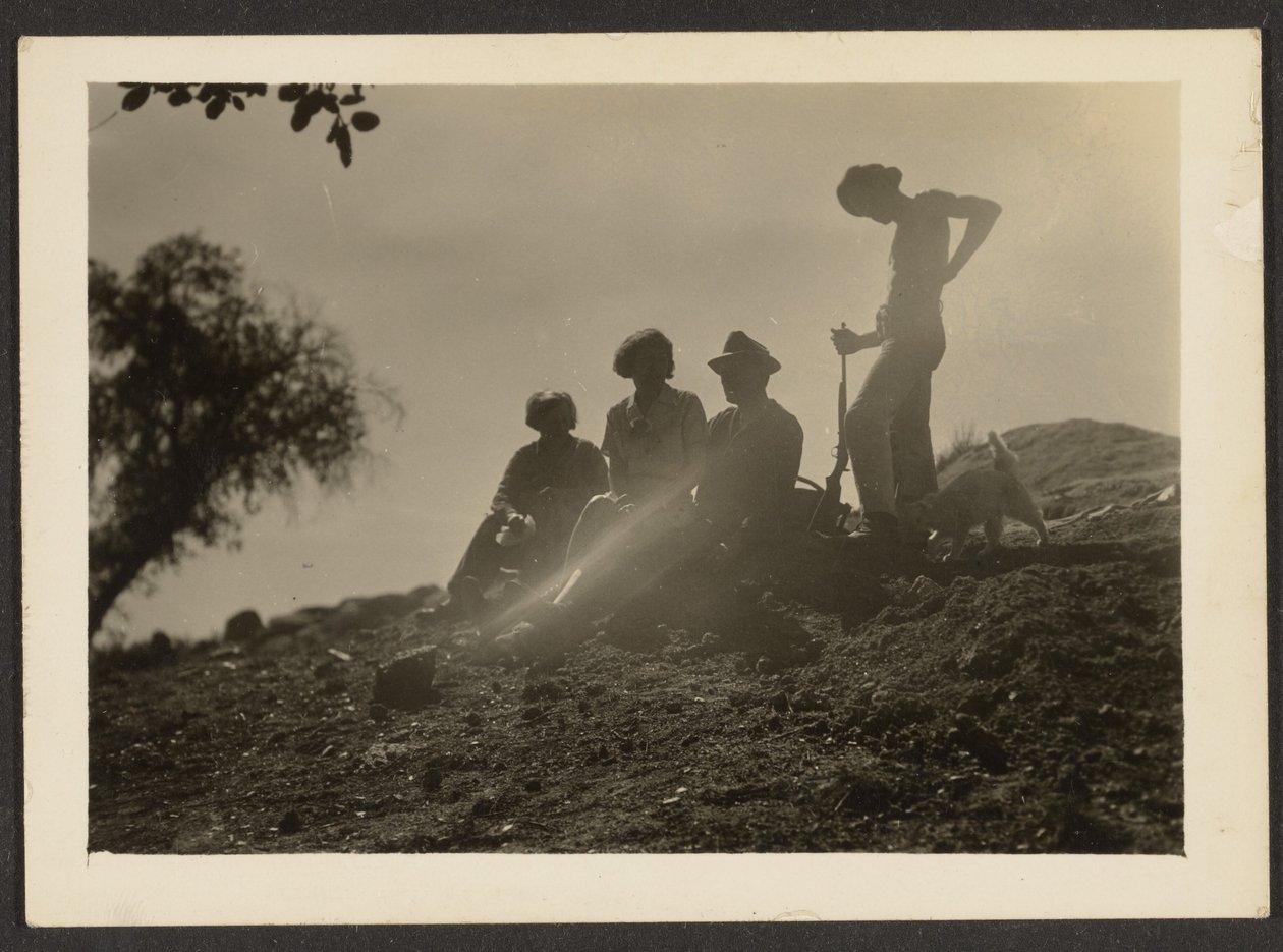 [Grupo na colina]. de Louis Fleckenstein