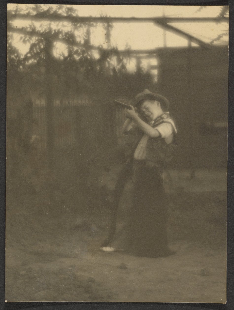 [Little Boy Playing Cowboy] de Louis Fleckenstein