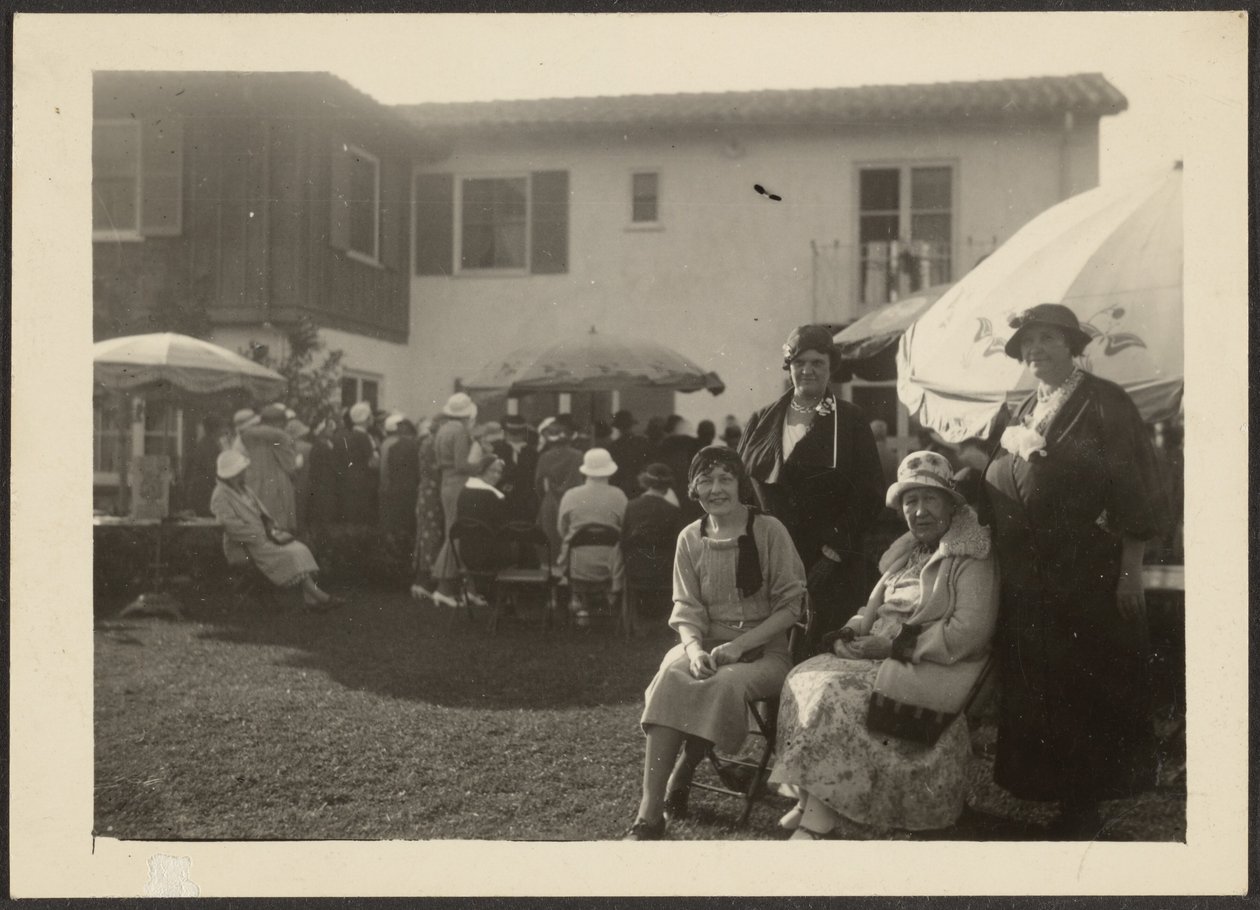 [A Sra. Fleckenstein e a Florence na festa no jardim] de Louis Fleckenstein