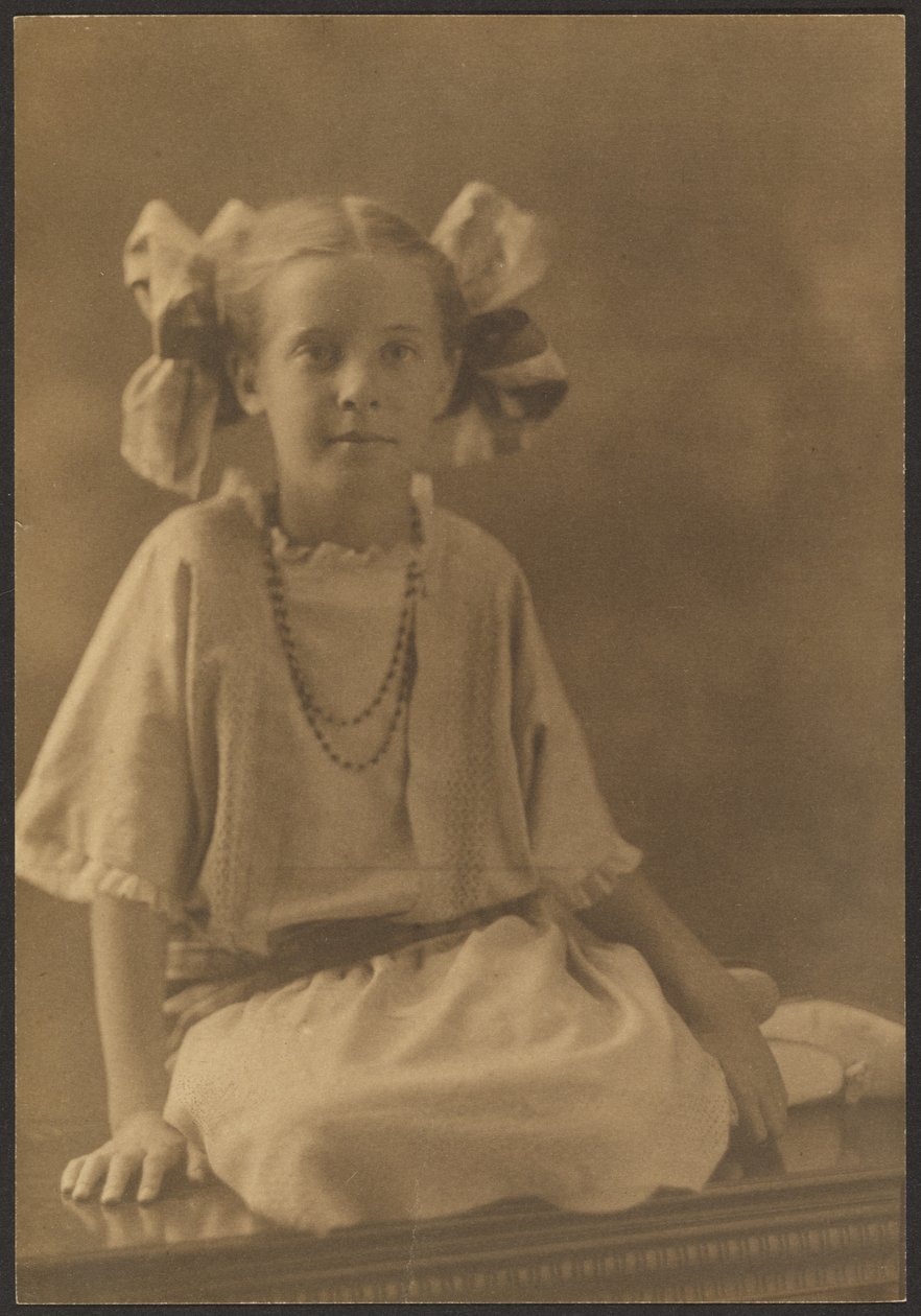 [Retrato de uma menina com laços grandes] de Louis Fleckenstein