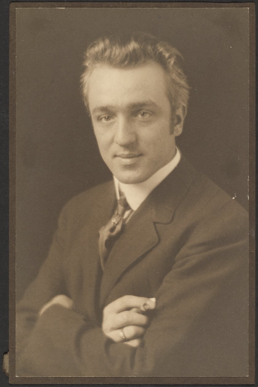 [Retrato de um homem a segurar um charuto]. de Louis Fleckenstein