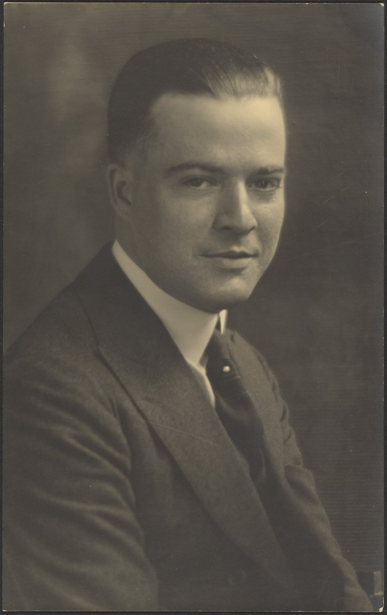 [Retrato de um homem com alfinete de gravata de pérola] de Louis Fleckenstein