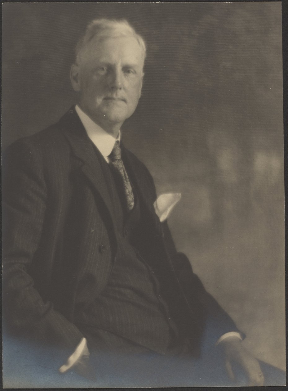 [Retrato de um homem com um lenço de bolso] de Louis Fleckenstein