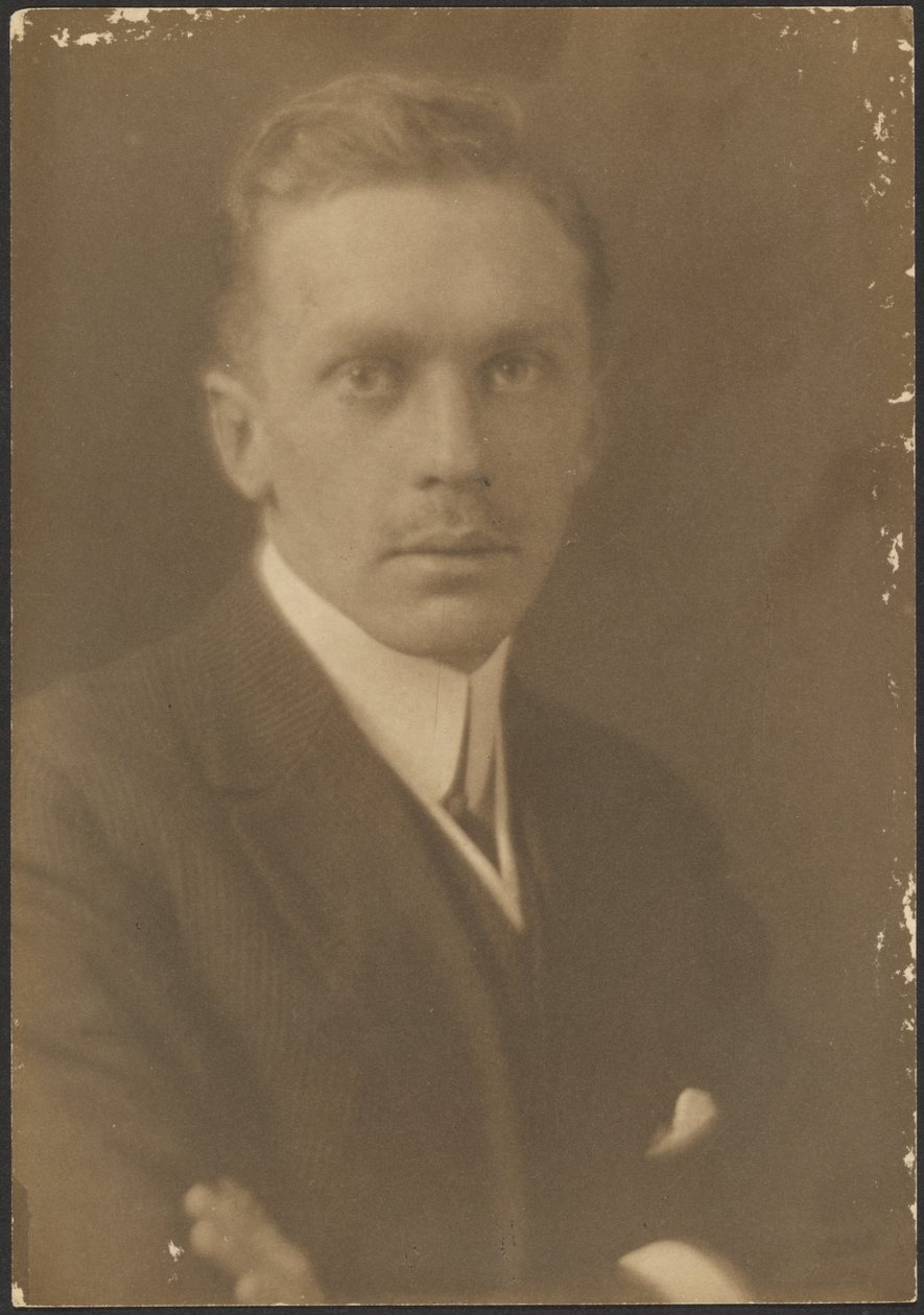 [Retrato de um homem com bigode fino]. de Louis Fleckenstein