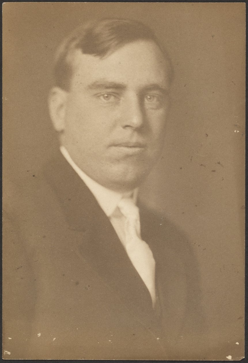 [Retrato de um homem com gravata branca]. de Louis Fleckenstein