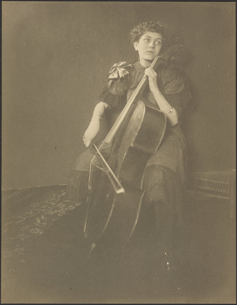 [Retrato de uma mulher a tocar violoncelo]. de Louis Fleckenstein
