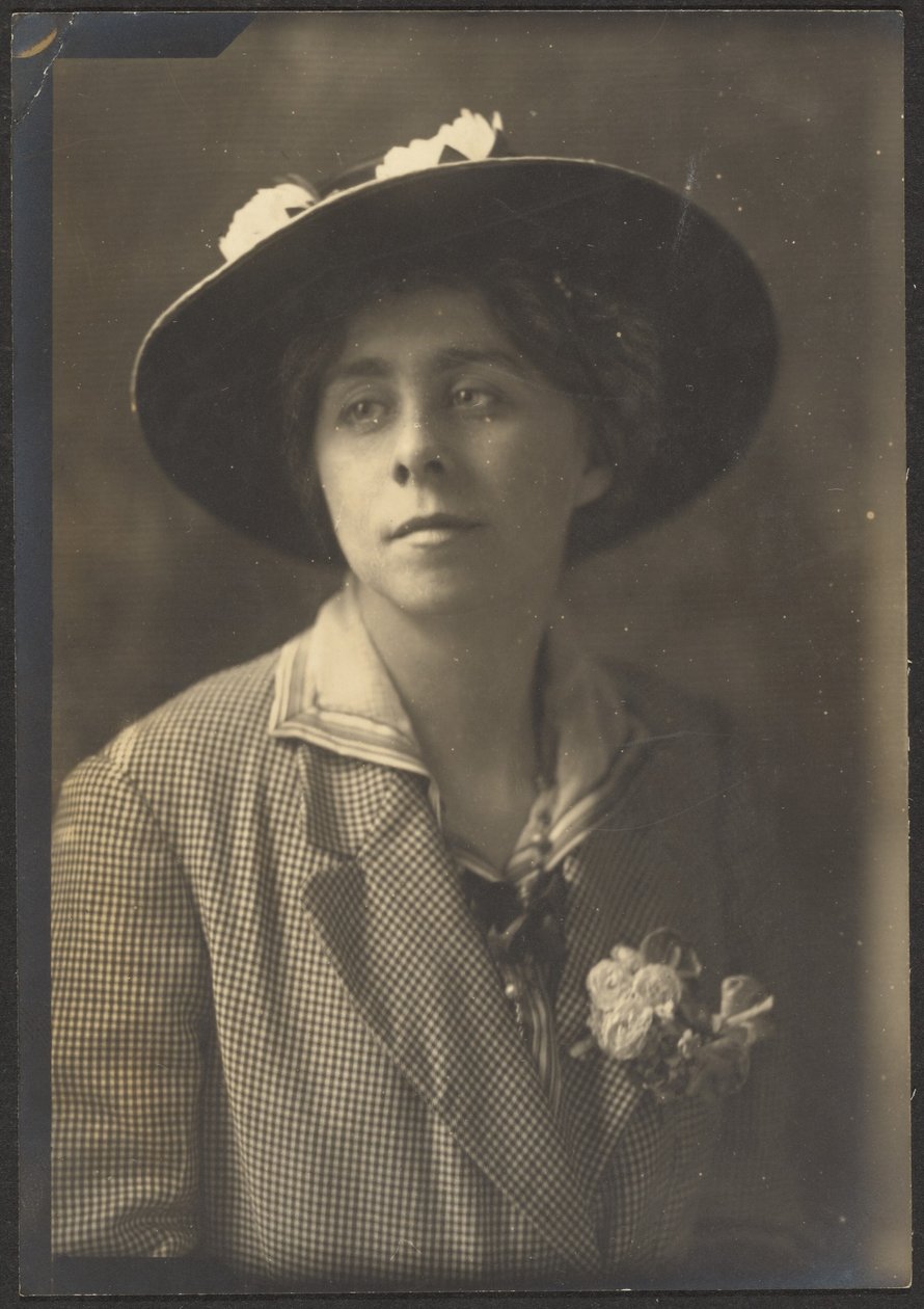[Retrato de uma mulher com casaco xadrez] de Louis Fleckenstein