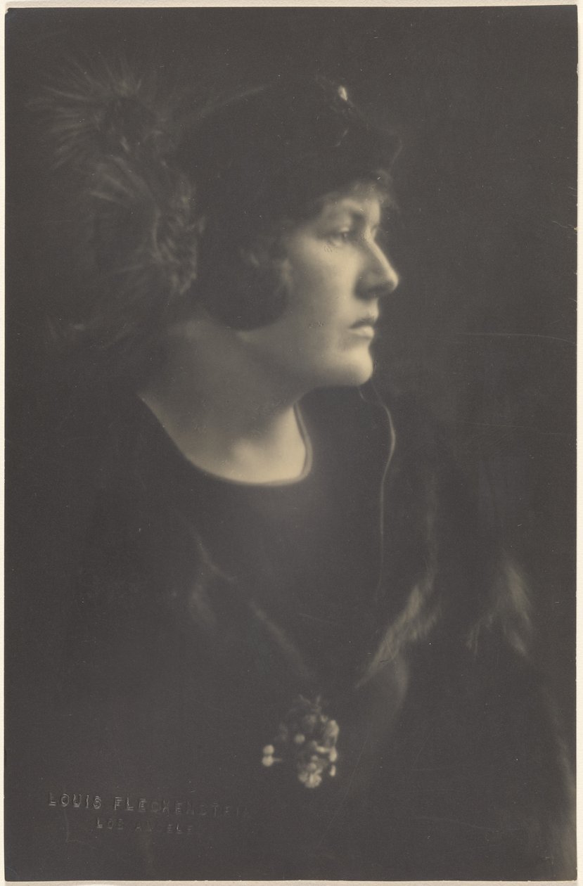 [Retrato de uma mulher com capa de peles]. de Louis Fleckenstein