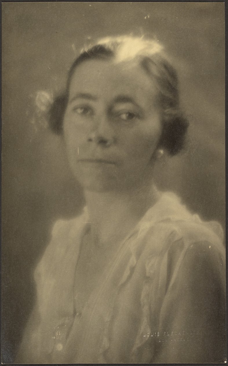 [Retrato de uma mulher com blusa branca] de Louis Fleckenstein