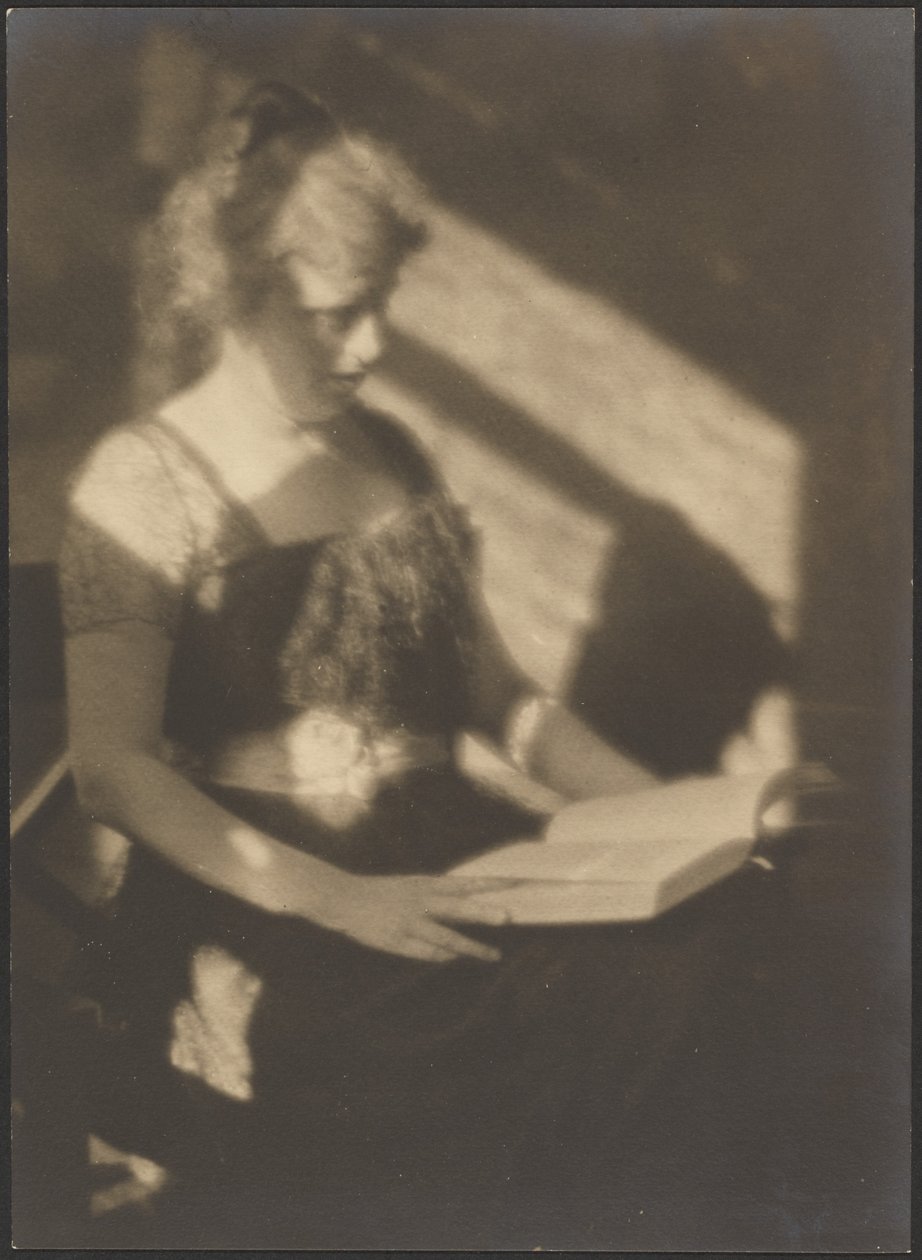 [Retrato de uma mulher com livro]. de Louis Fleckenstein