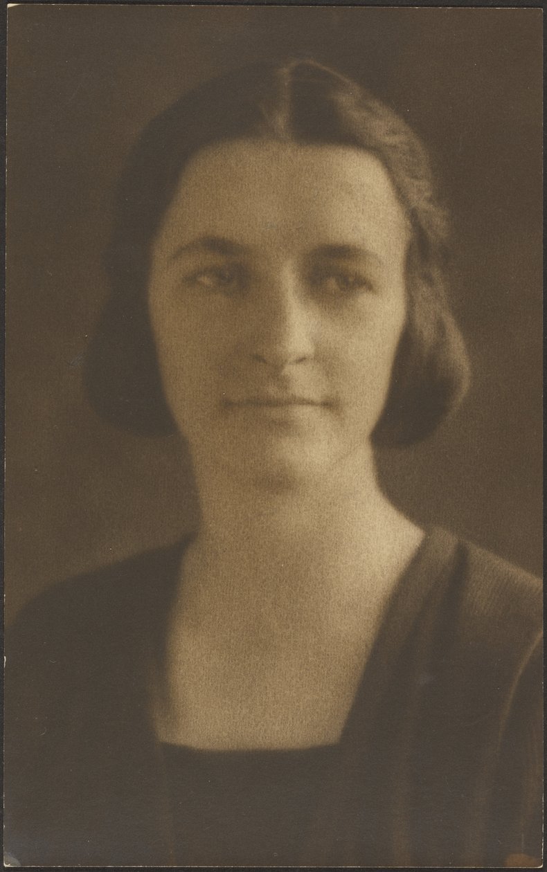Retrato de uma mulher com casaco às riscas de Louis Fleckenstein