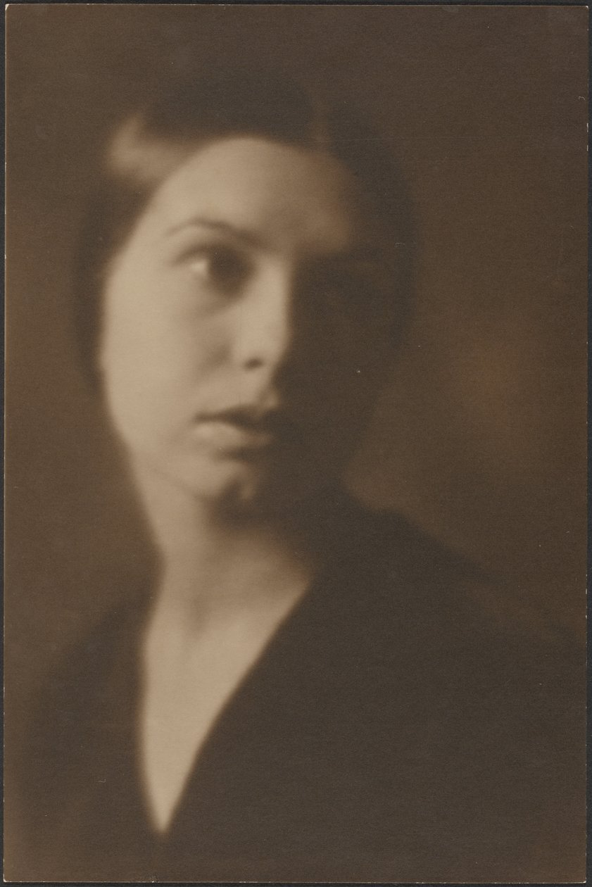 [Retrato de uma mulher com a cabeça inclinada] de Louis Fleckenstein