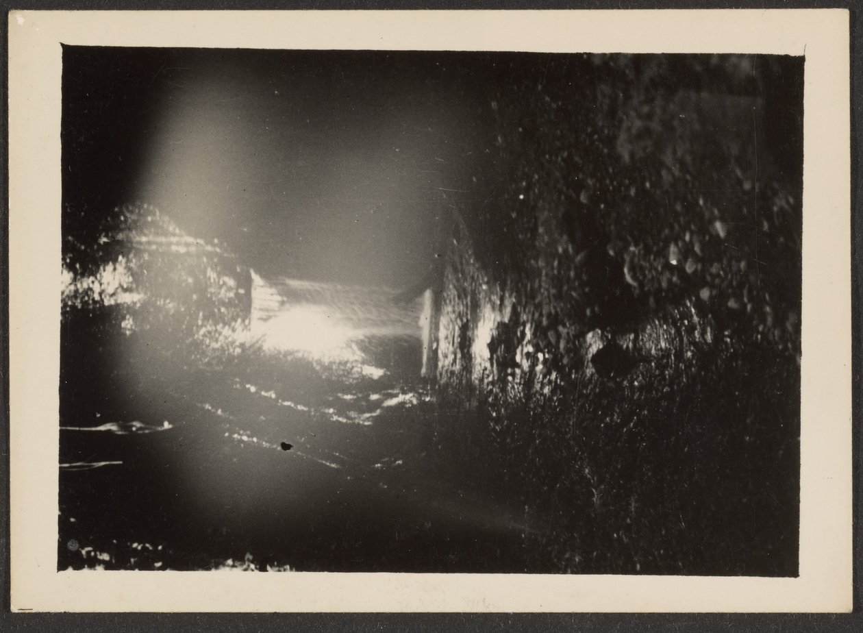 [Cascata no rio Rogue]. de Louis Fleckenstein