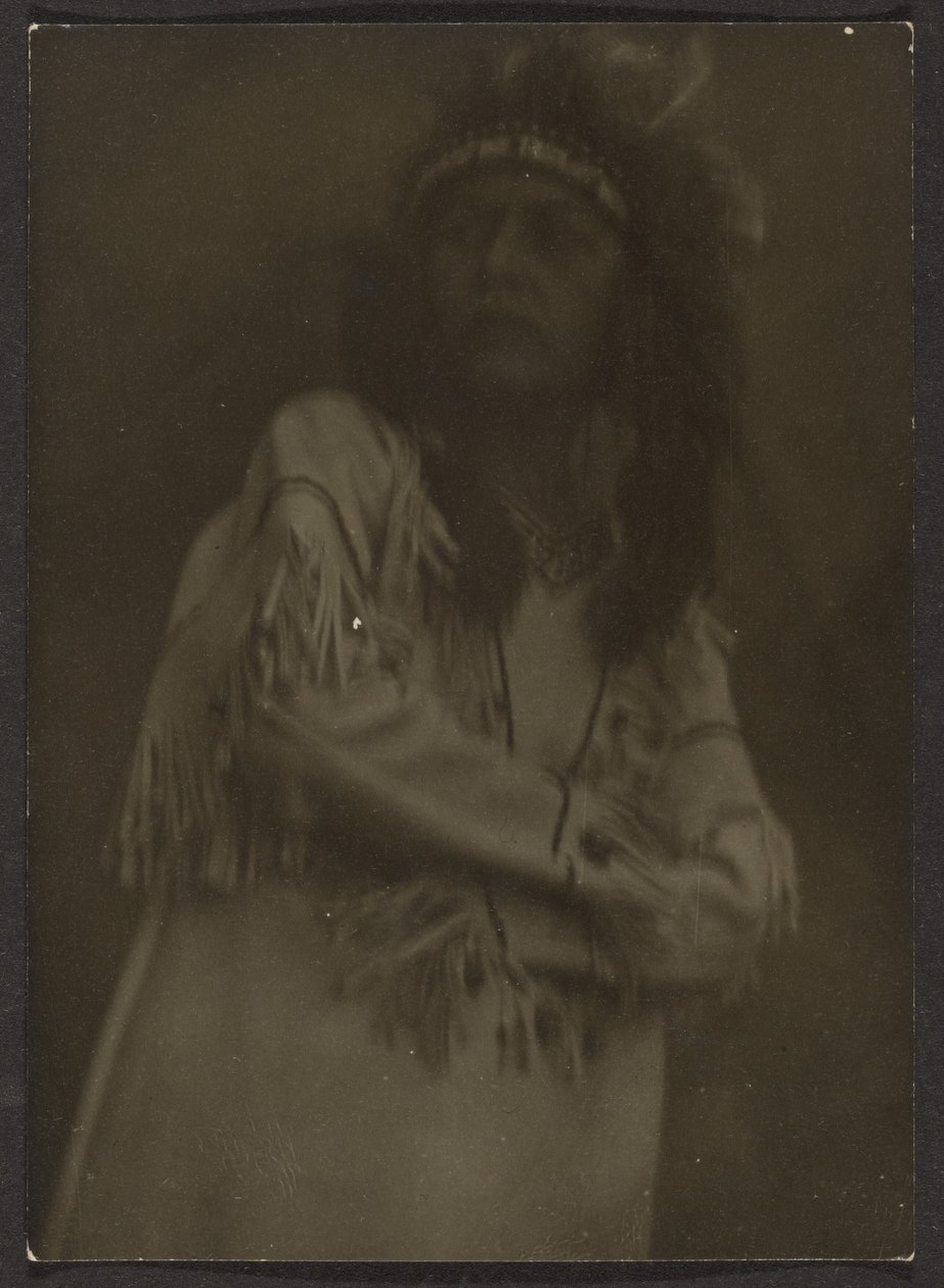 [Mulher vestida de nativo americano] de Louis Fleckenstein