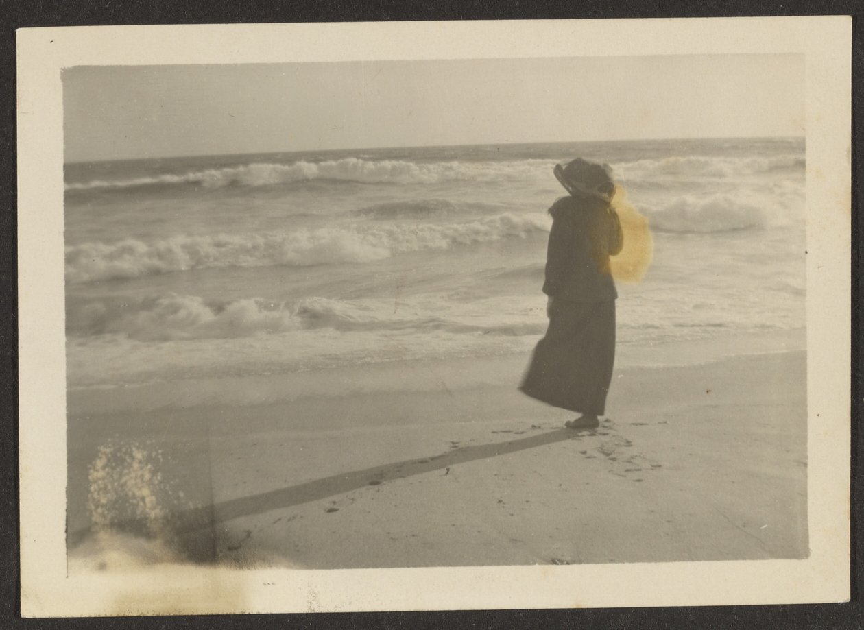 [Mulher na praia]. de Louis Fleckenstein