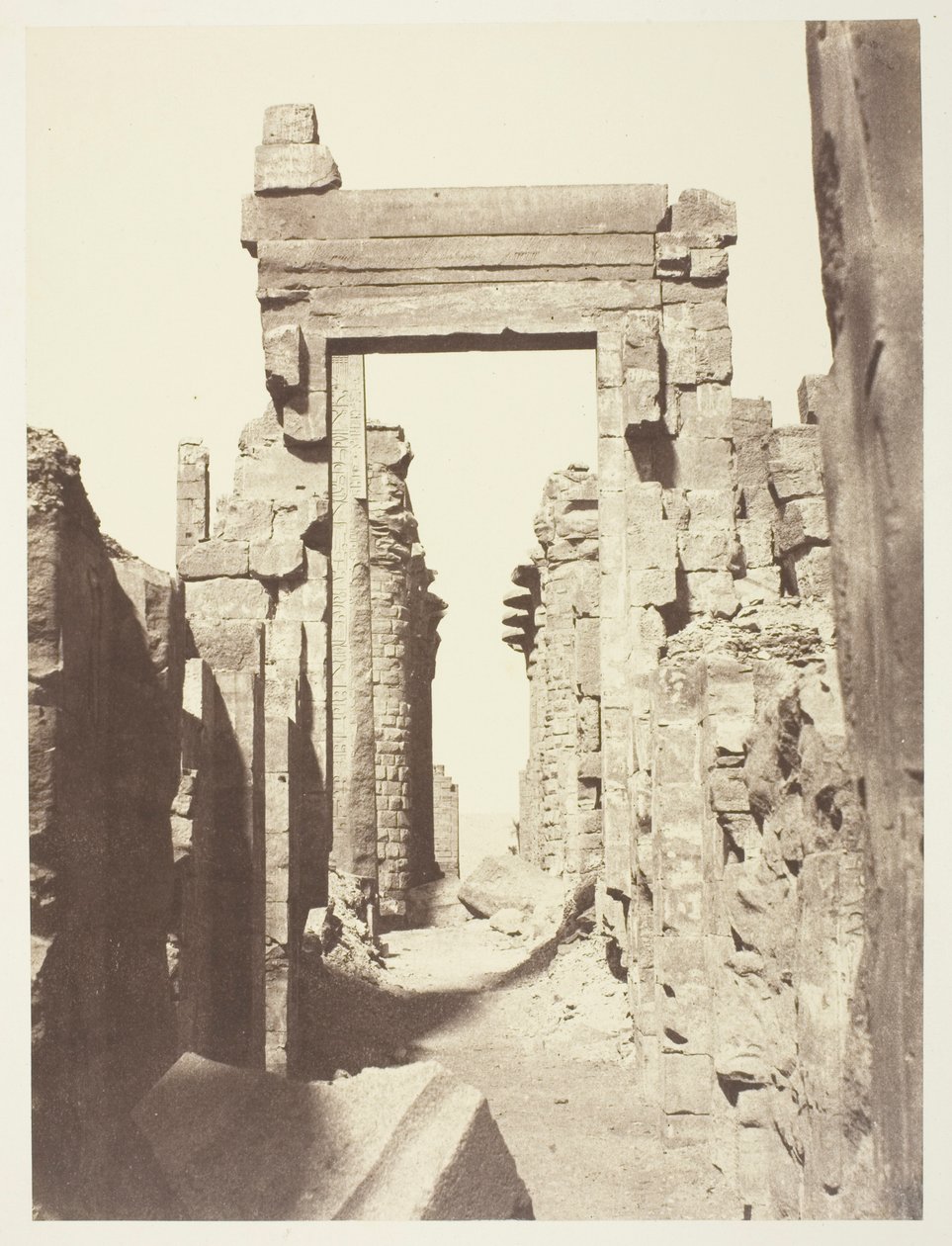 Karnac, Grande Avenida do Milieu des Ruines, entrada leste de Louis de Clercq