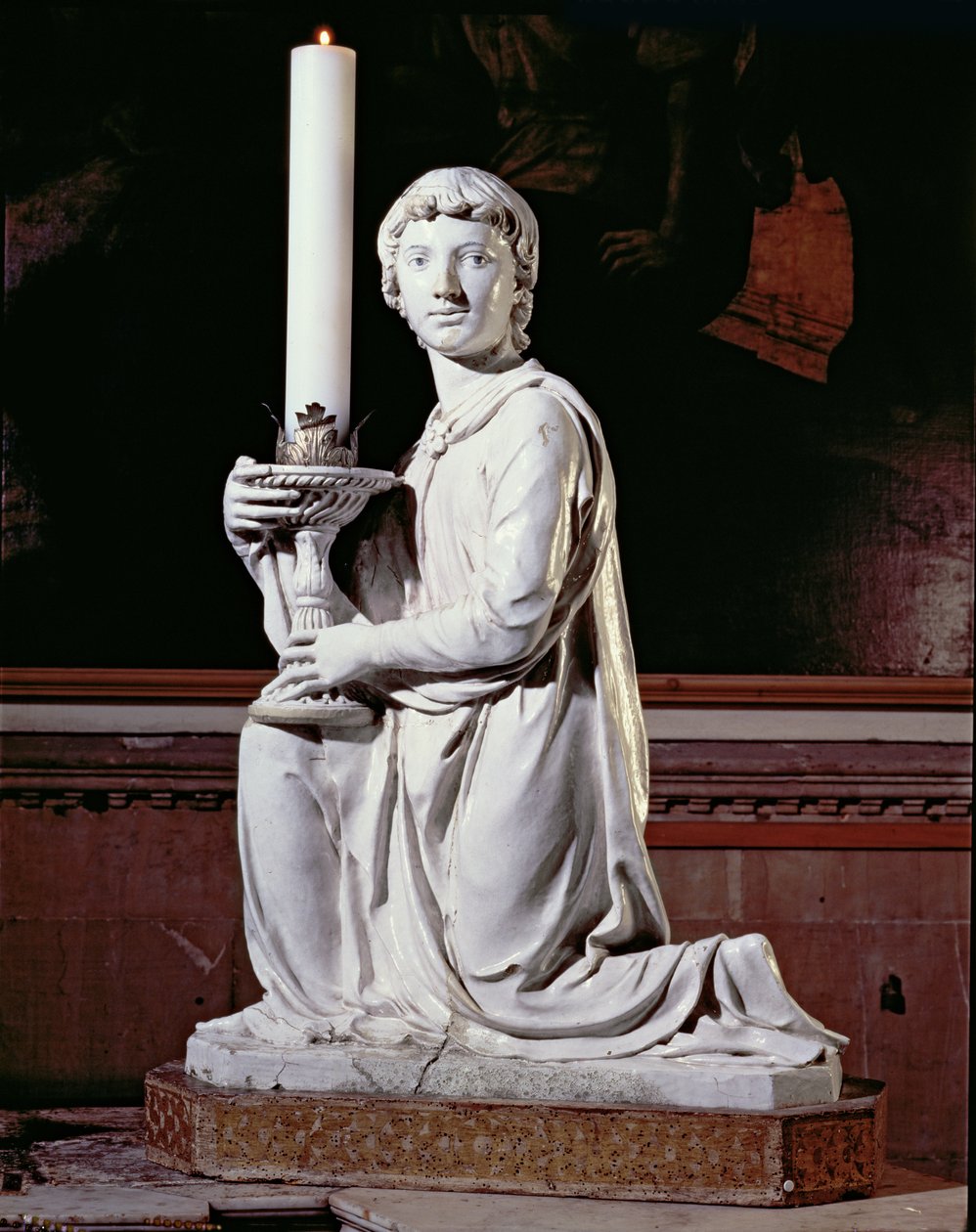 Anjo segurando uma vela (cerâmica vidrada) (para detalhes ver 97635) (para par ver 97637-8) de Luca Della Robbia