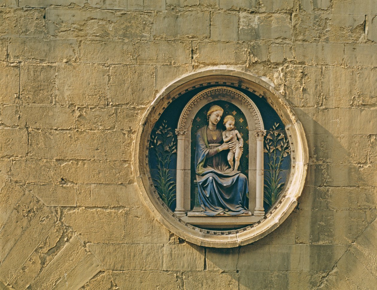 Stemma da guilda de médicos e boticários, 1464-65 (terracota vidrada) de Luca Della Robbia