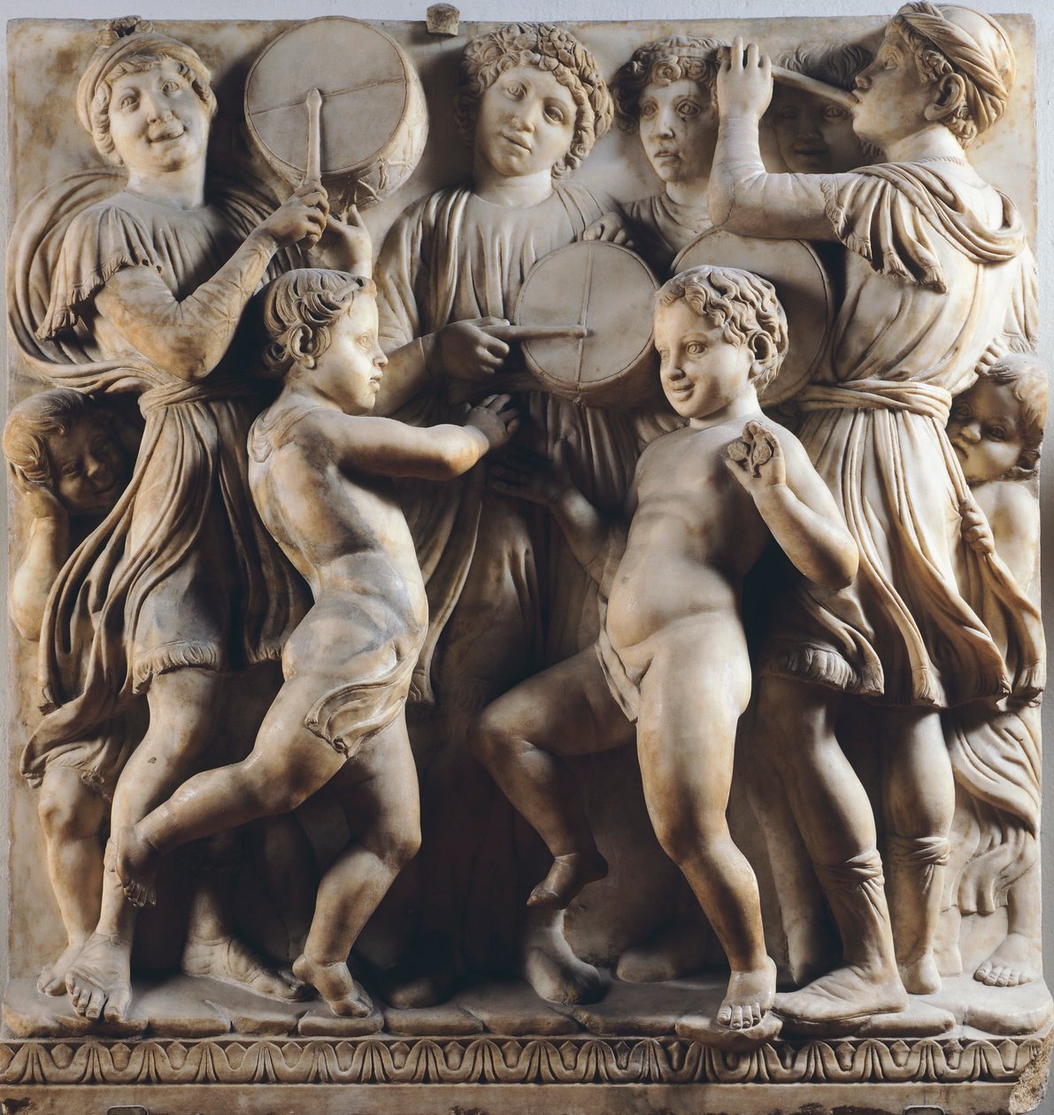 Crianças e querubins dançando, cantando e brincando, detalhe por Cantoria (galeria do coro) de Luca Della Robbia