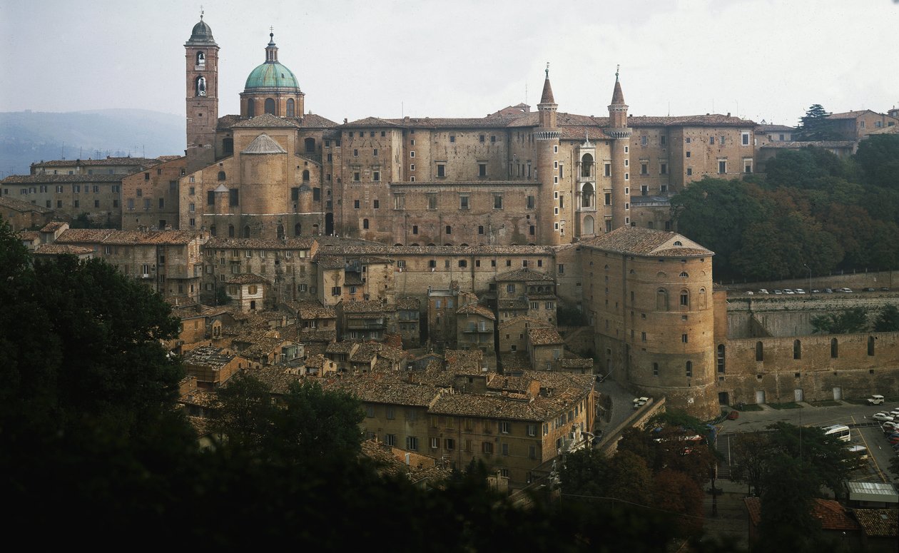 Vista do palácio ducal de Urbino de Luciano Laurana