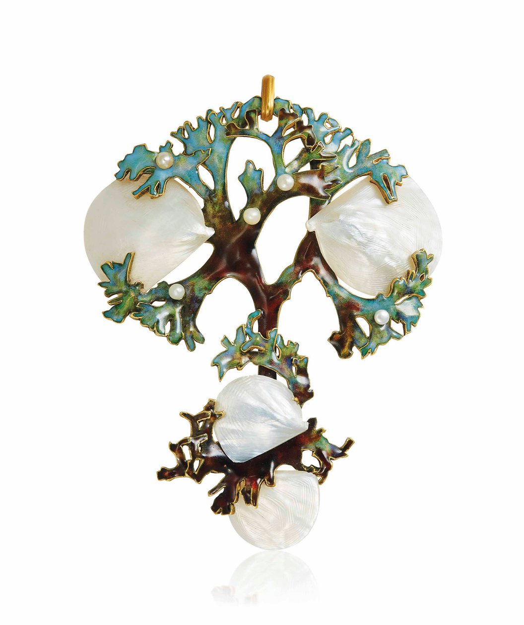 Um pingente de madrepérola, esmalte e sementes de pérola em Art Nouveau, c.1900 de Lucien Gaillard
