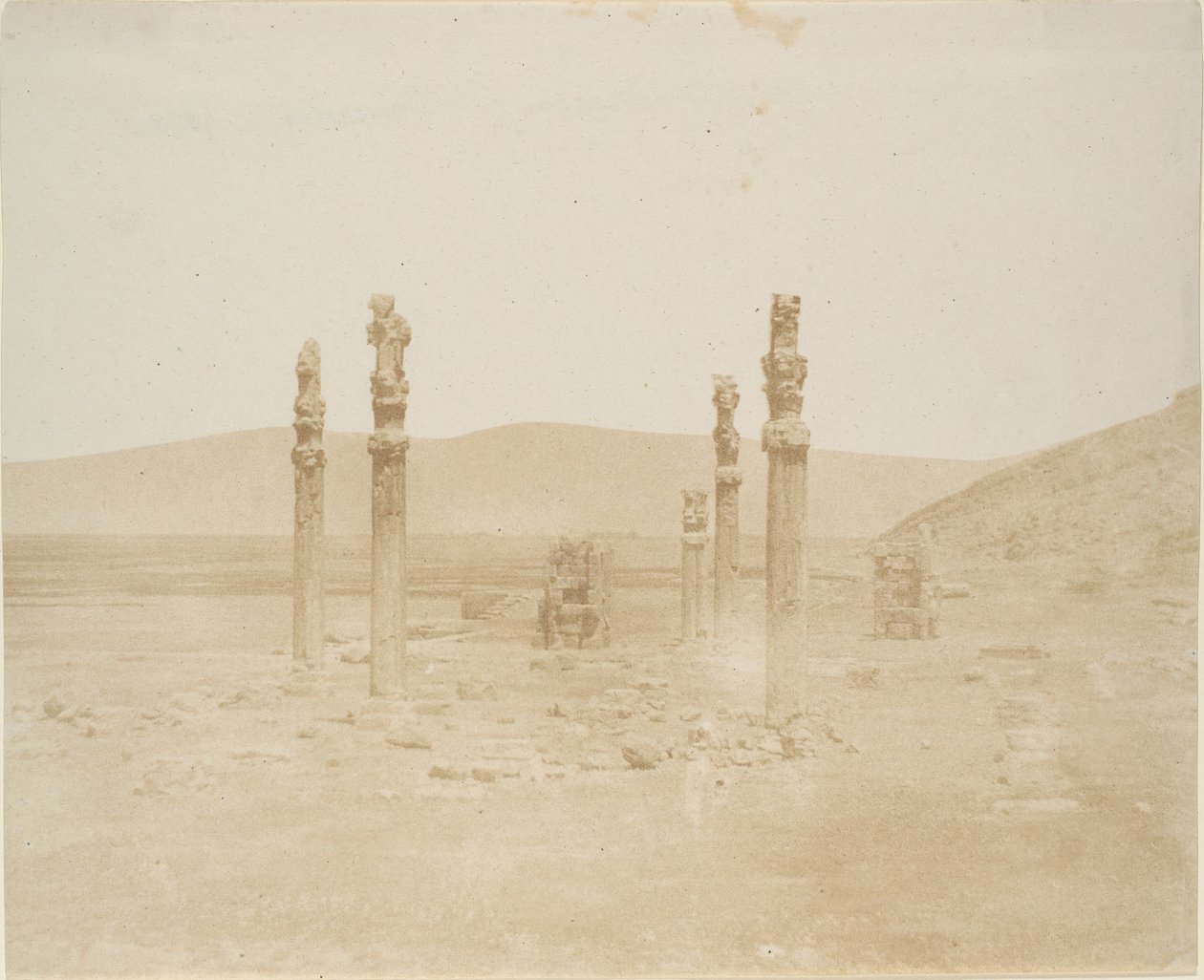 Ruína no primeiro terraço, Persepolis, 1858. de Luigi Pesce
