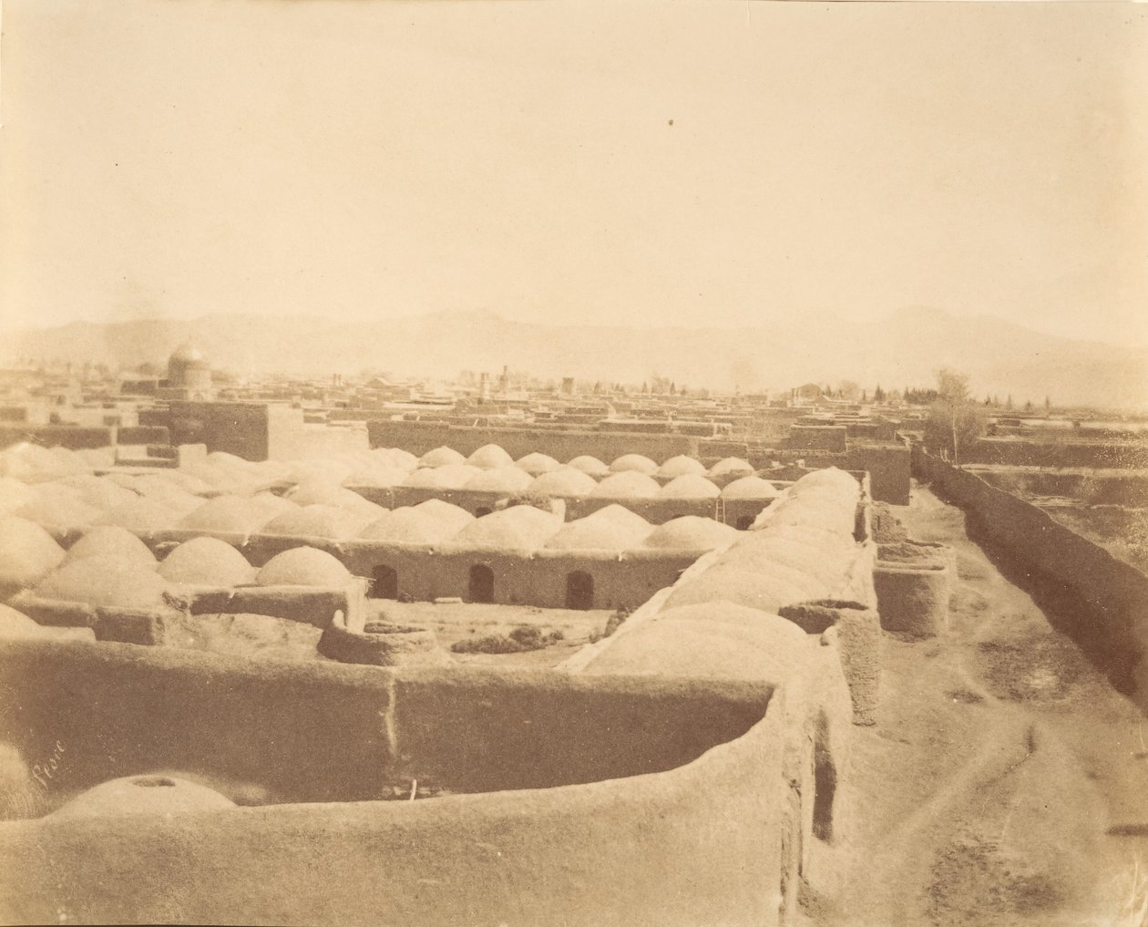 [Portão Sul do Arq, Teerão, Irão], 1840-60s. de Luigi Pesce