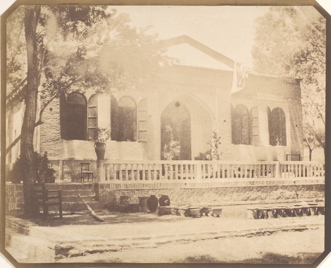 Zergiandeh. Casa de campo do ministro russo, Teerã, 1858. de Luigi Pesce