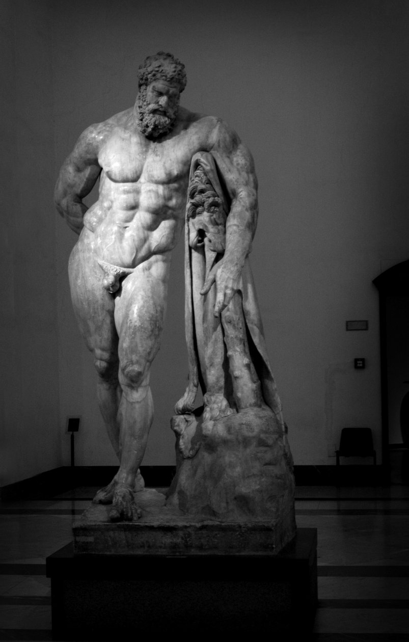 O Farnese Hércules, cópia romana do original grego (mármore)