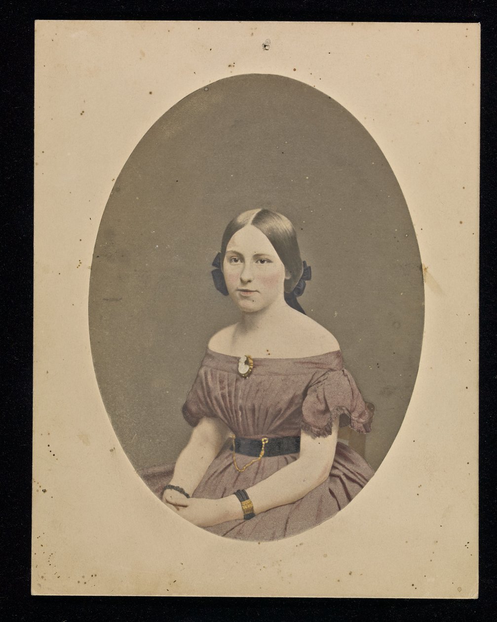 [Retrato de uma jovem mulher]. de M.A. Root