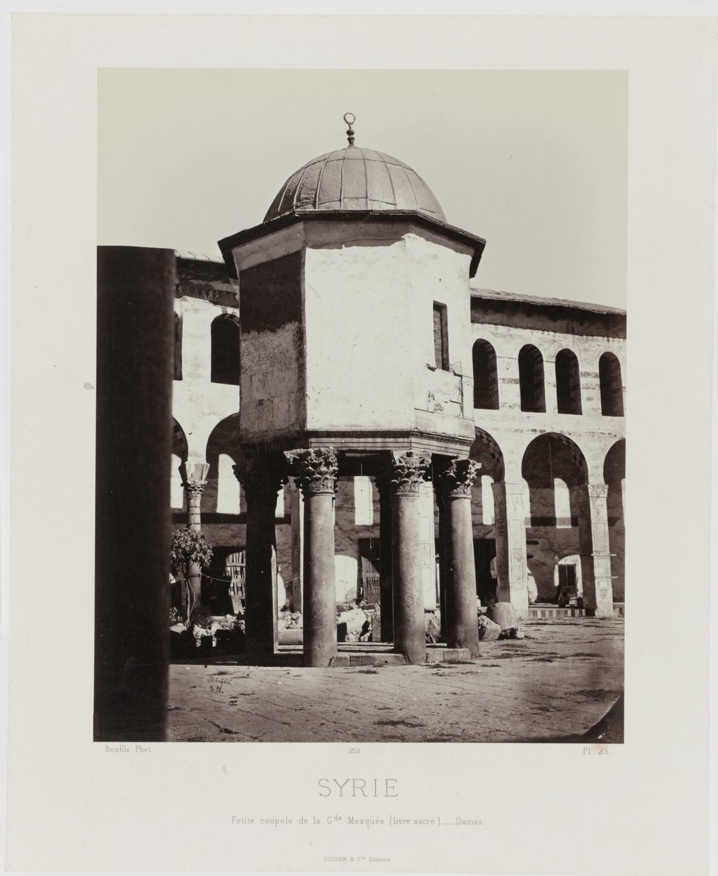 Gezicht op de kleine koepel van de grote Moskee in Damascus (Síria/pequena cúpula da Grande Mesquita (livro sagrado) - Damasco) Arquitetura Antiga: Egito, Grécia, Ásia Menor: Álbum de Fotos (título da série) de Maison Bonfils