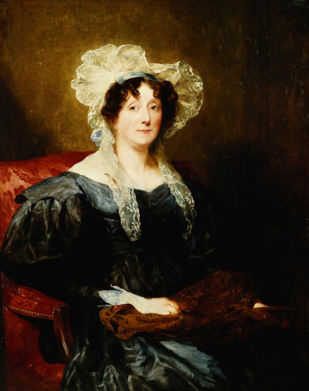 Retrato de uma senhora, meio comprimento sentado, com um vestido azul escuro e um gorro de renda branca com um laço azul, segurando o bordado, de Margaret Sarah Carpenter