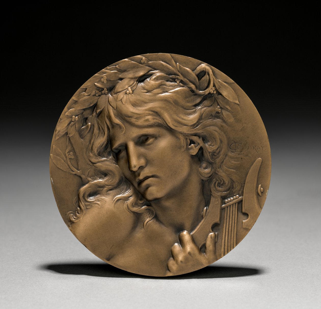 Medalha entregue a Loïe Fuller pelo governo francês: Orfeu na entrada do submundo (anverso) de Marie Alexandre Lucien Coudray