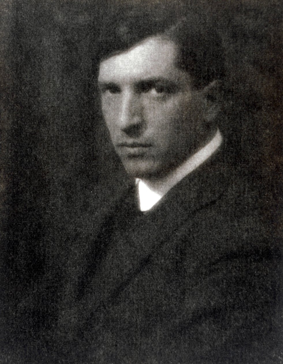 Meio retrato do pintor Pietro Marussig, 28/11/1923 (foto a p/b) de Mario Castagneri