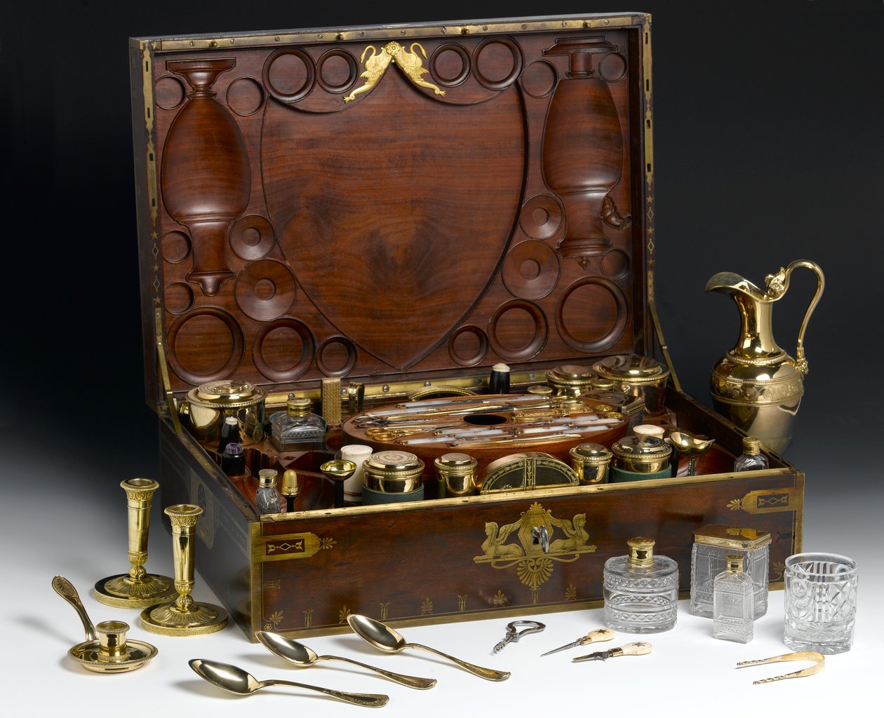 Necessário de viajar, c.1803 (mogno e latão) de Martin Guillaume Biennais