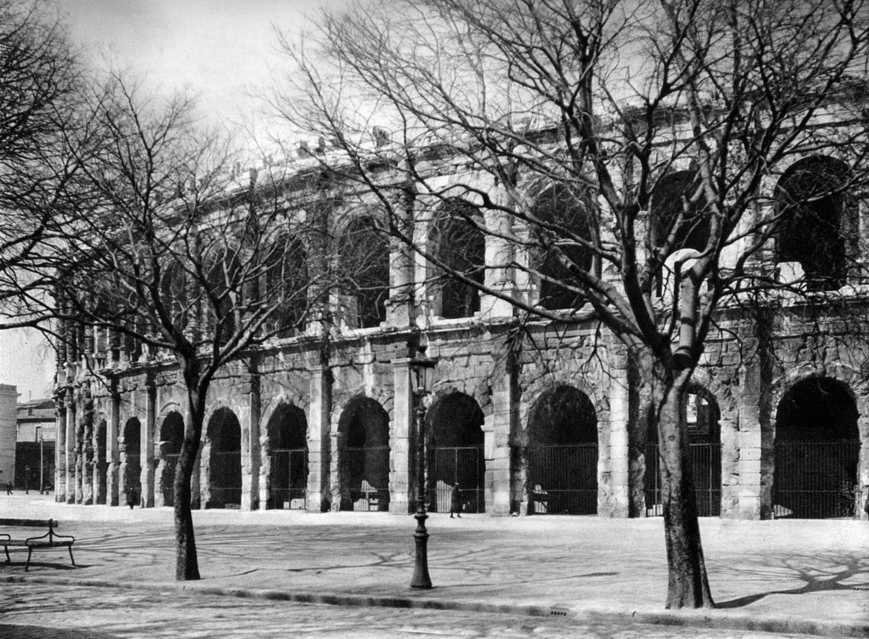 A Arena Romana, Nimes, Provence, França, 1937 de Martin Hurlimann