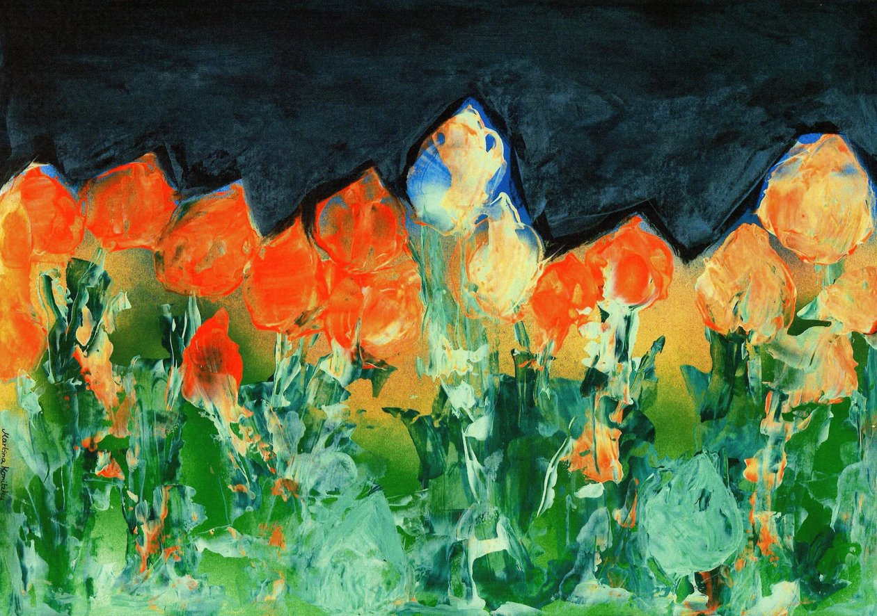 Céu de chuva negra sobre uma paisagem de montanha com flores de Martina Konitzky