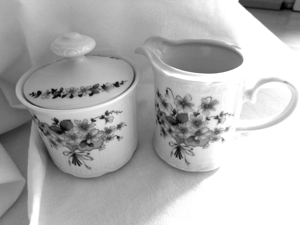 Açucareiro e cremeira Forget-Me-Not de Martina Konitzky