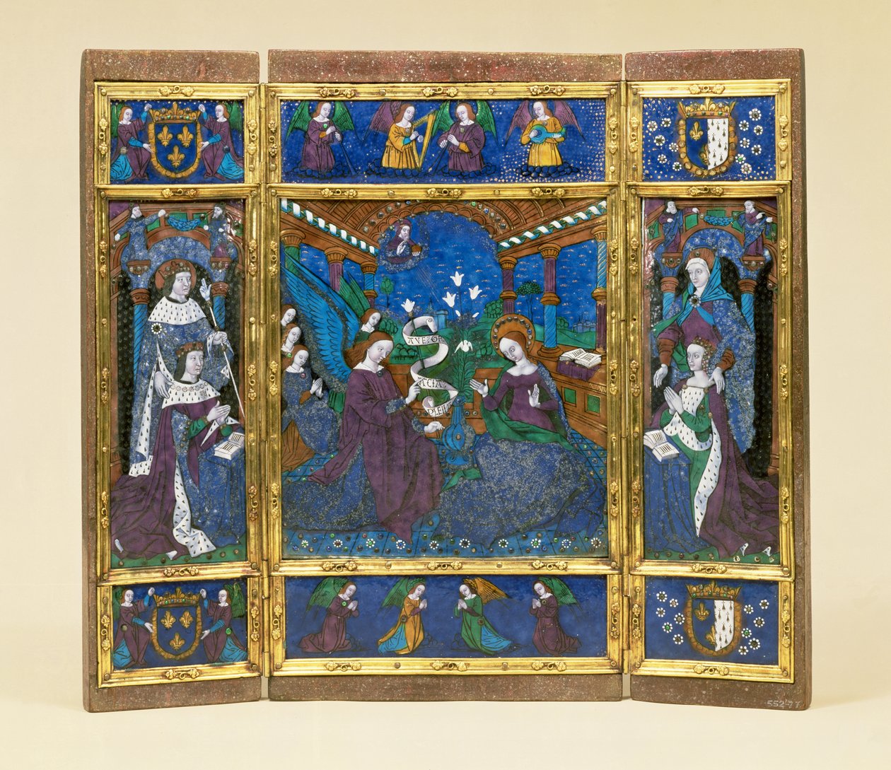 Tríptico de Luís XII (1462-1515) e Anne de Bretagne (1477-1514) com uma cena da Anunciação entre (esmalte no painel) de Master of the Louis XII Triptych