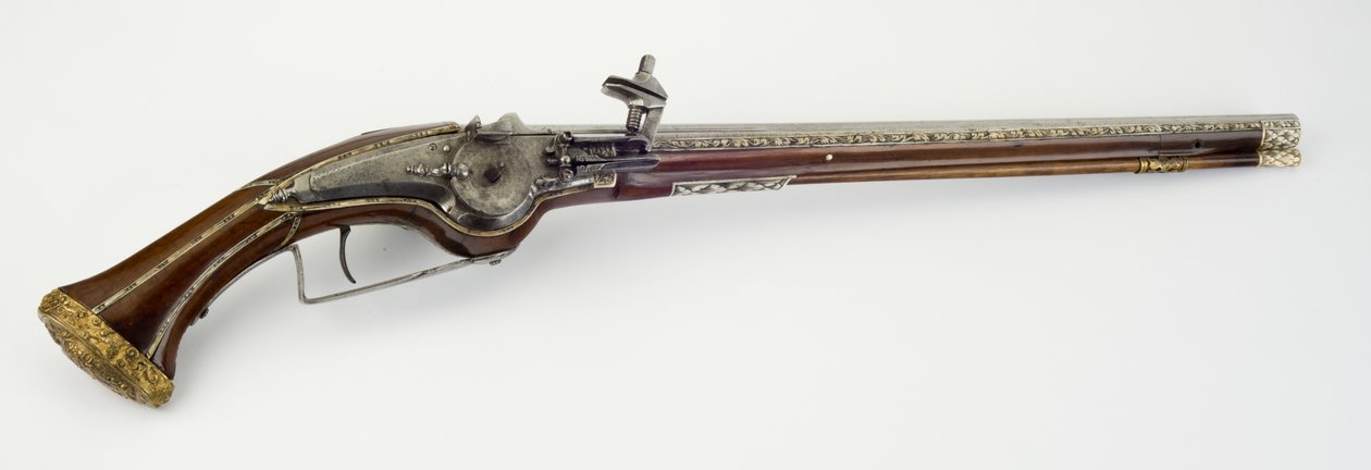 Um dos pares de pistolas de coldre com trava de roda, c.1650 (aço, madeira de cobra, osso ou chifre, latão dourado e ferro) de Master H. W.