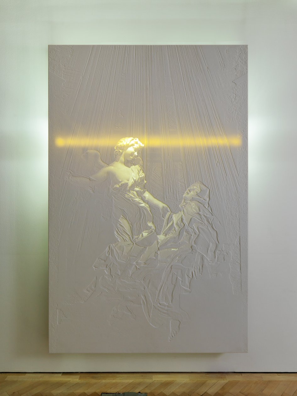 Superveillance, 2010 (Corian, acrílico, aço, luzes, circuitos eléctricos) de Mat Collishaw