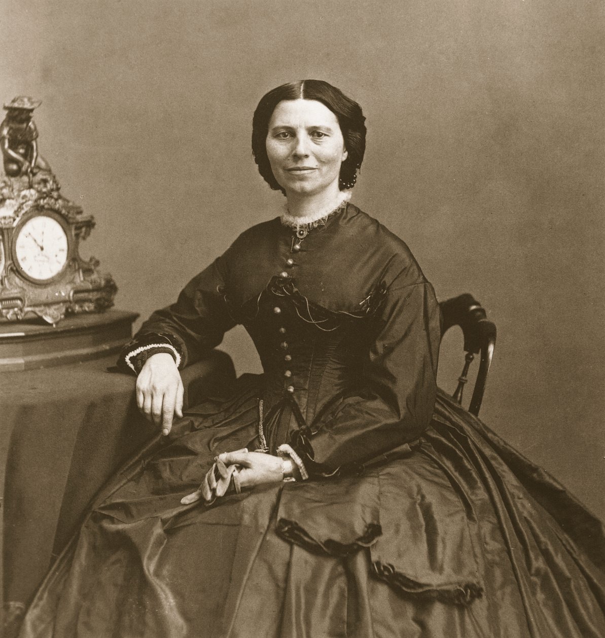 Clara Barton, c.1865 (fotogravura) de Mathew B. Brady