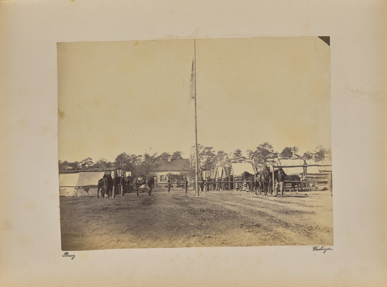 Forte Brady, 1ª Artilharia de Connecticut. Construção de alojamentos de inverno de Mathew B. Brady