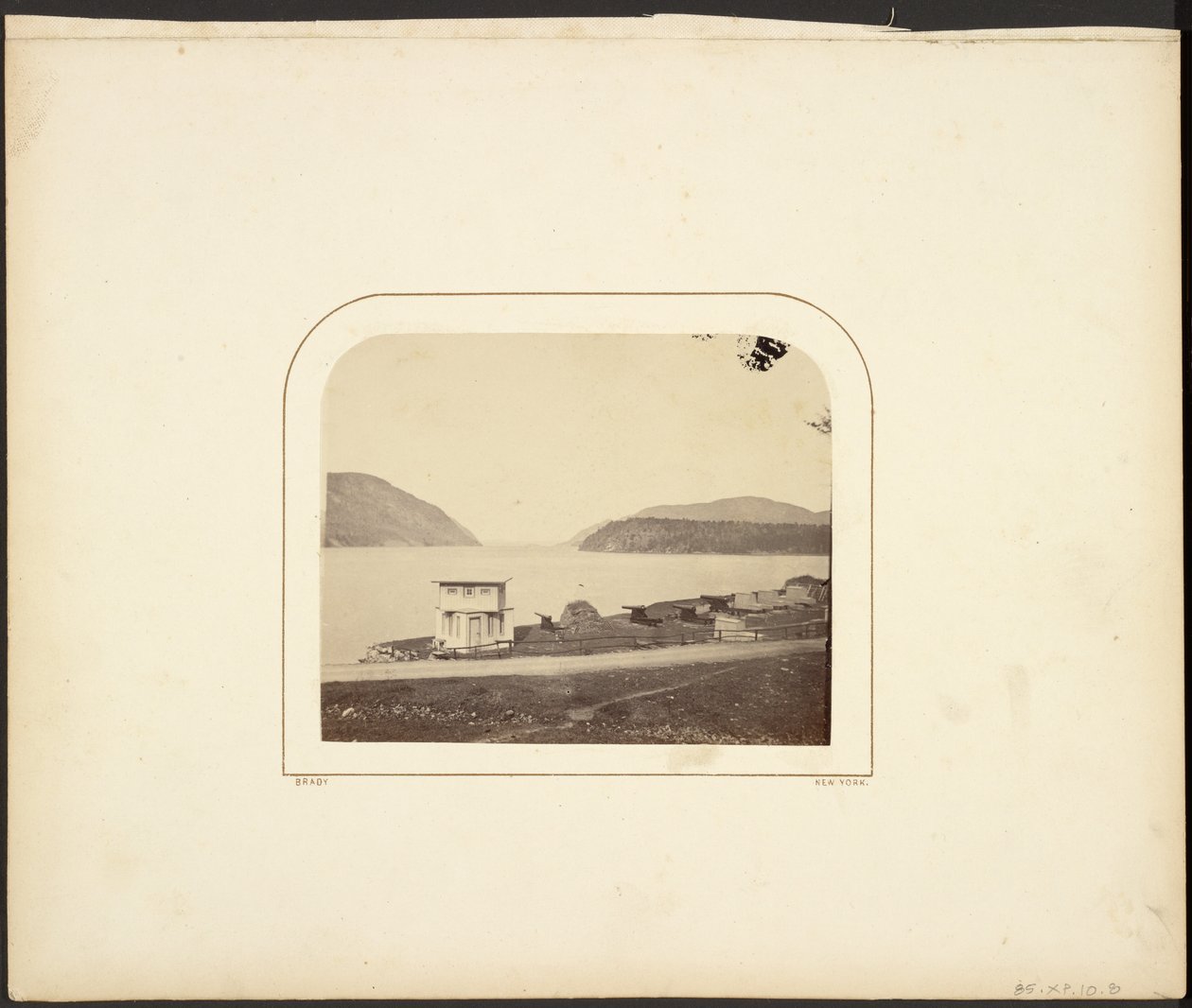 [Paisagem com canhões] de Mathew B. Brady