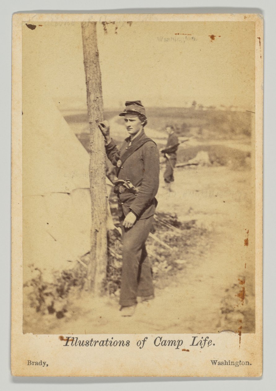 Soldado em pé com uma pistola no cinto de Mathew B. Brady