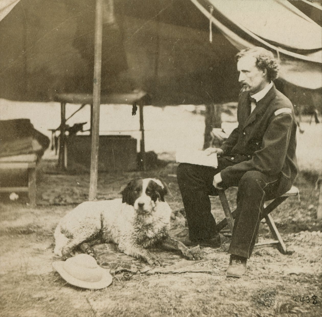 General Custer (1839-76) em sua sede, c.1864 de Mathew B. Brady