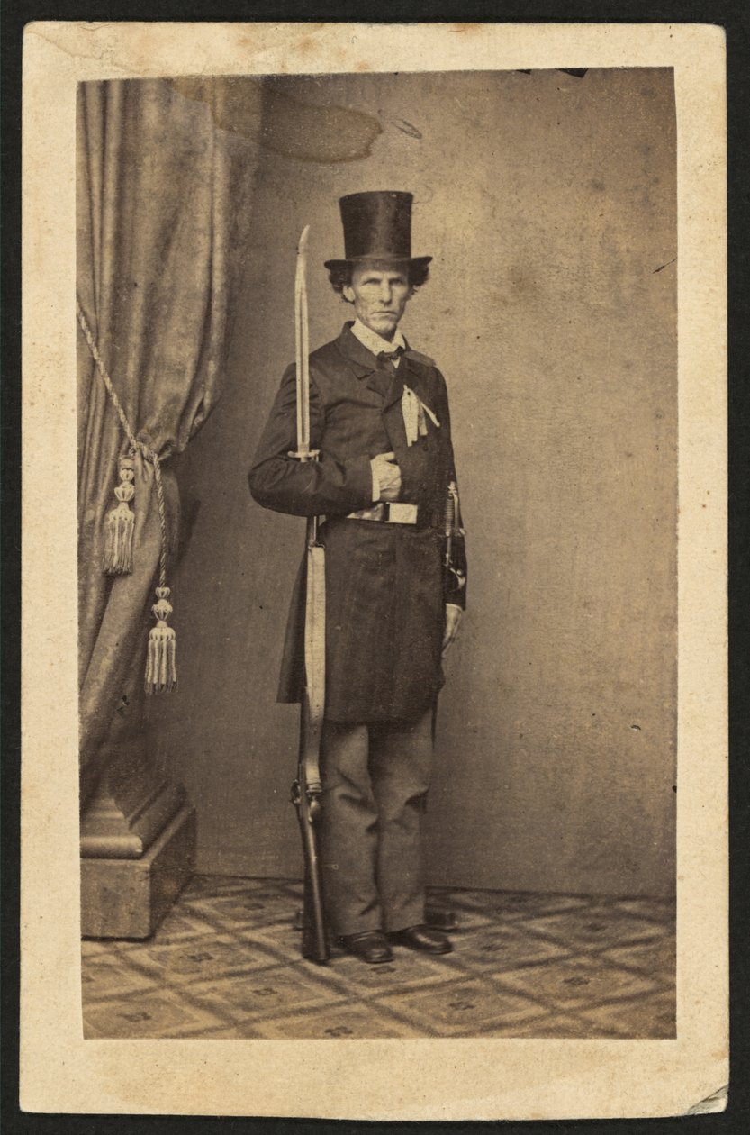 James Henry Lane (1814-1866), político e líder do Partido de Estado Livre do Kansas, retrato completo, com arma (foto sépia) de Mathew B. Brady